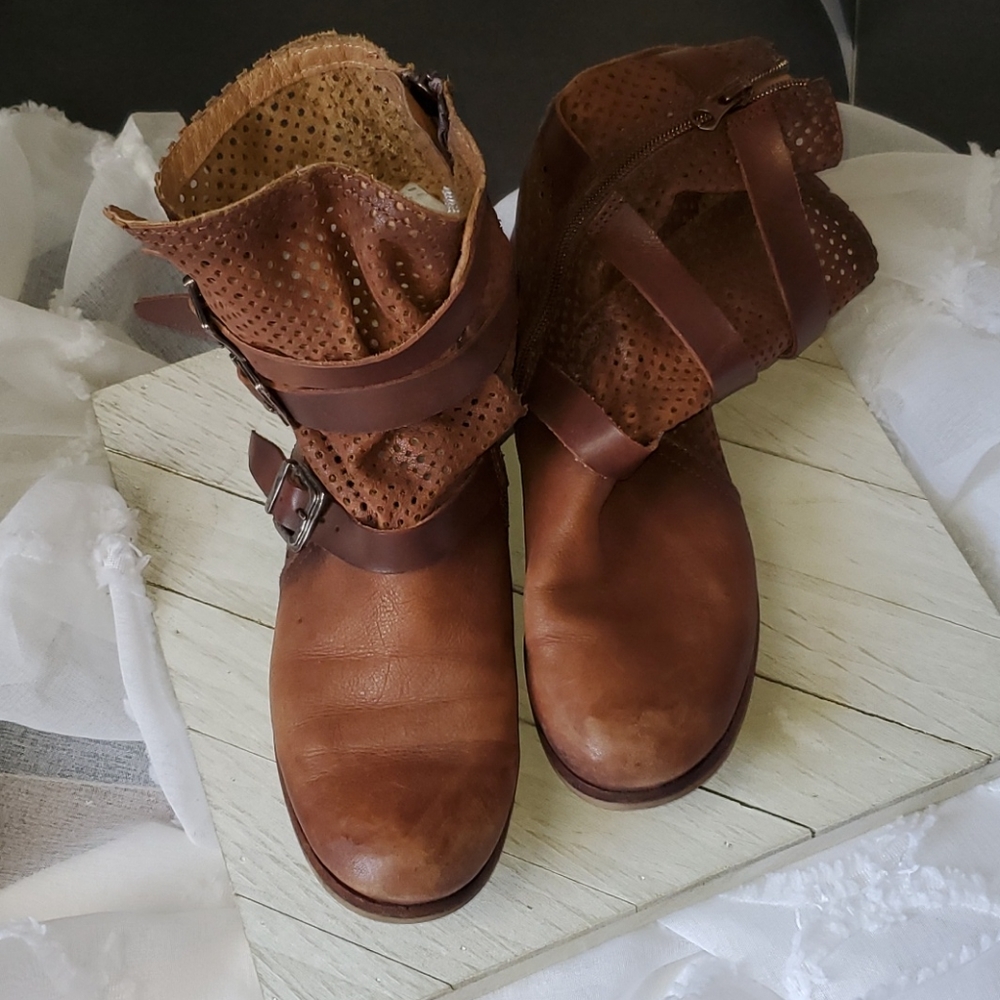 Scrunchy Boots